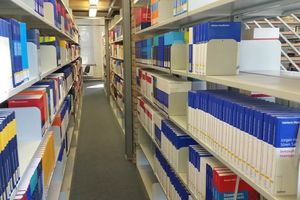 Die bestens ausgestattete Bibliothek Die bestens ausgestattete Bibliothek