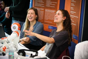 Fakultät Für Informatik der Universität Duisburg-Essen