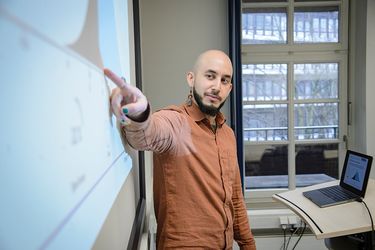 Fakultät Für Informatik der Universität Duisburg-Essen