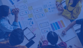 UX Design Studium  UX Designer erstellen ein Konzept für eine neue Website